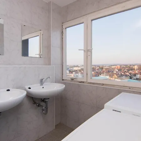 Skyhostel * Friedrichshafen