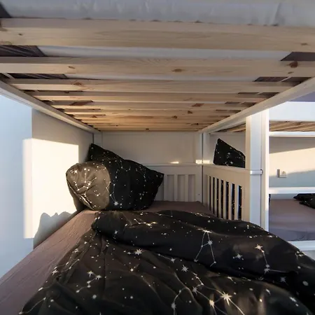 Skyhostel * Friedrichshafen