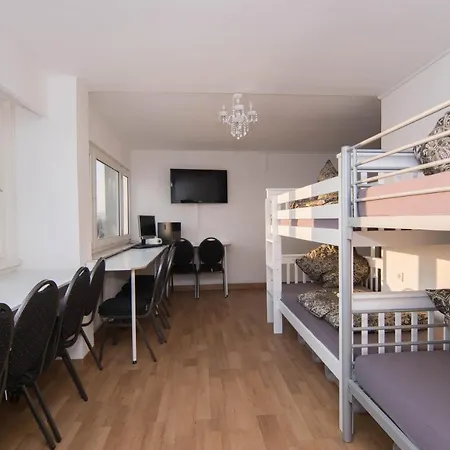 Skyhostel * Friedrichshafen