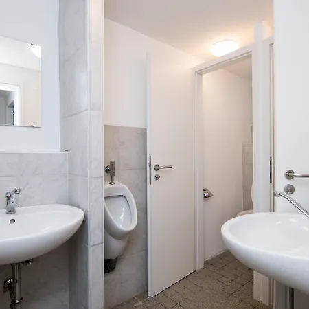 Skyhostel بيت شباب