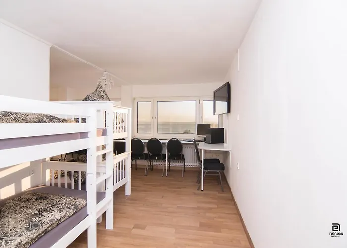 Skyhostel Vandrarhem *