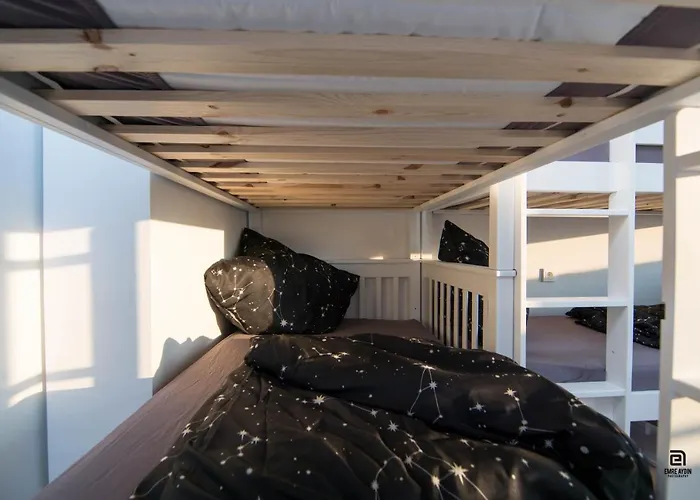 Skyhostel * Friedrichshafen