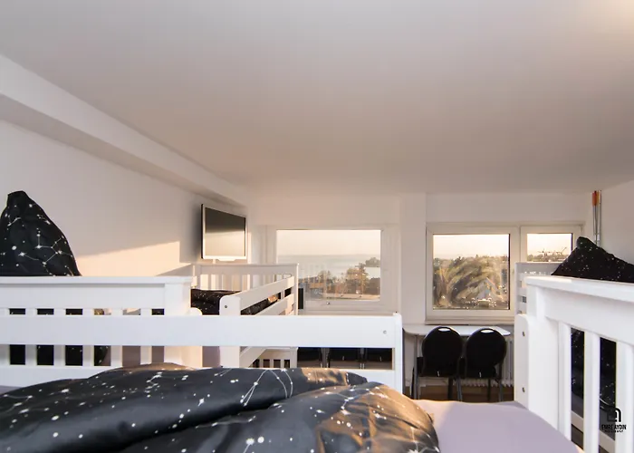 Skyhostel * Friedrichshafen